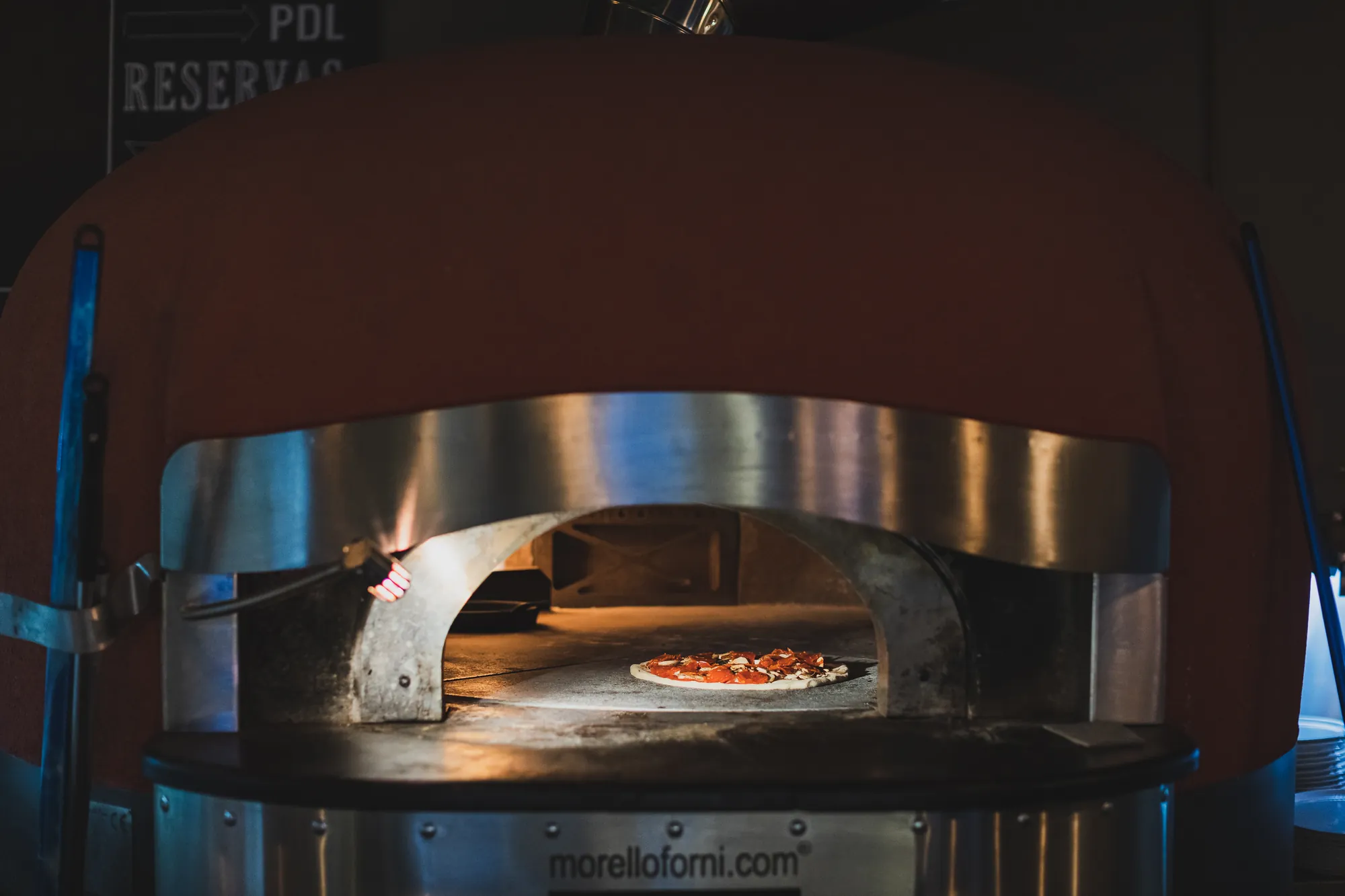 Forno a lenha aceso